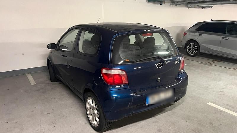 Blau Gebraucht 2001 Toyota Yaris Kleinwagen | 2.000 € (Teuer) - Bild 1/4