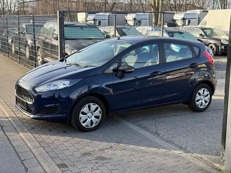 Gebraucht Ford Fiesta Ambiente 60 PS (44 kW) 2016 Blau Limousine