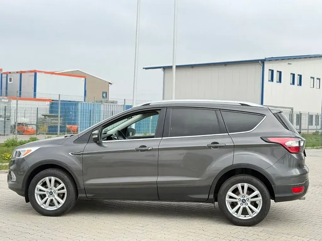 Używany Ford Kuga Trend 150 KM (110 kW) 2017 Szary SUV