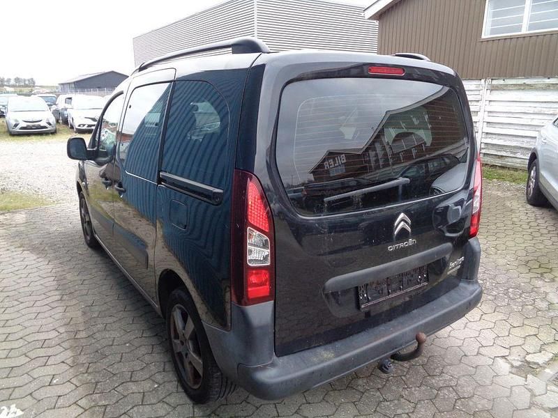 Gebraucht Citroën Berlingo Feel 99 PS (72 kW) 2018 Schwarz Van / Kleinbus