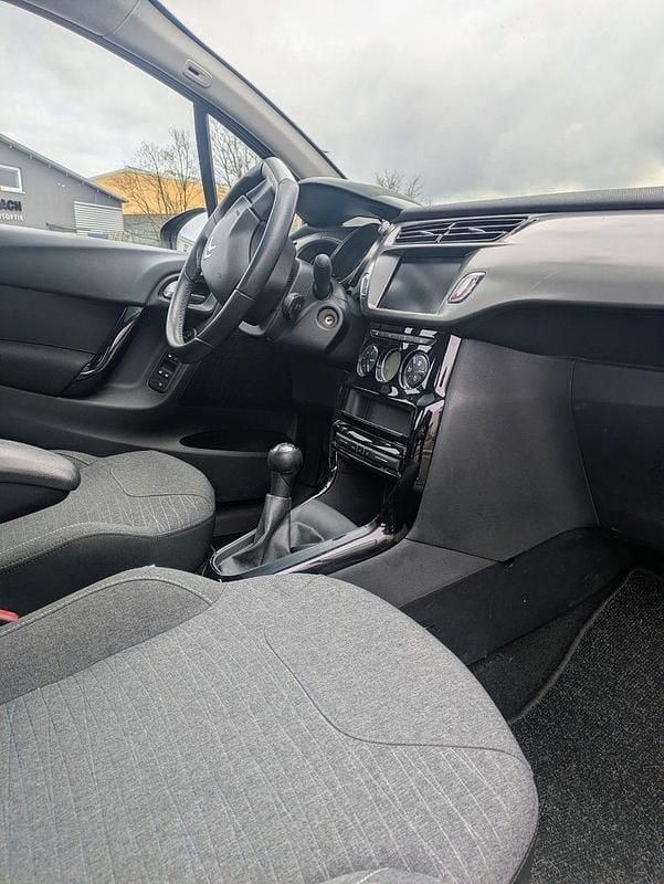 Second-hand Citroën C3 PureTech 82 CP (60 kW) 2016 Roșu Hatchback