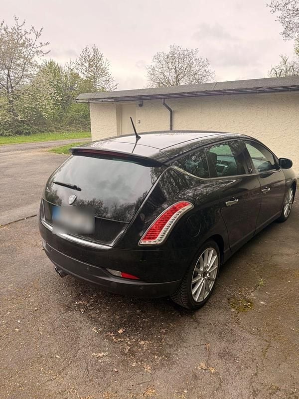 Gebraucht Lancia Delta 120 PS (88 kW) 2008 Schwarz Kleinwagen