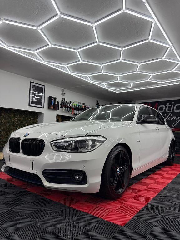Gebraucht BMW 118 Sport Line 136 PS (100 kW) 2018 Weiß Kleinwagen