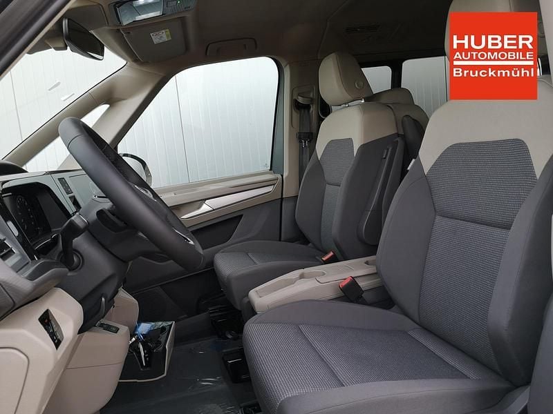 Neu VW T7 Comfortline 245 PS (180 kW) 2025 Deep black perleffekt Van