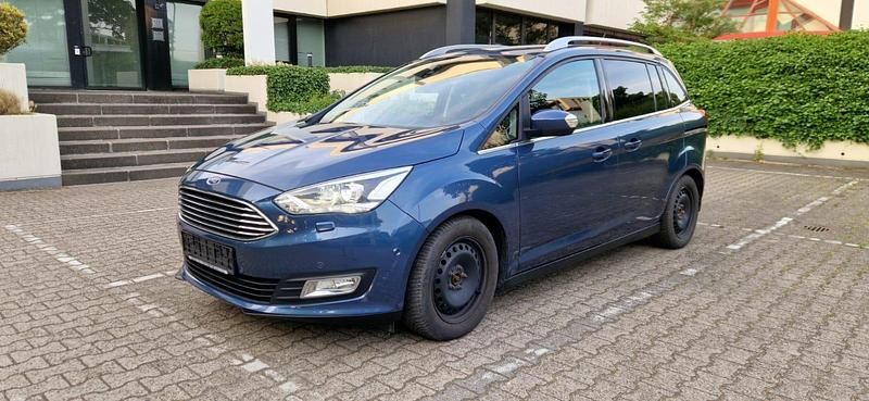 Blau Gebraucht 2019 Ford Grand C-Max Titanium Van / Kleinbus | 12.700 € (Fairer Preis) - Bild 1/4