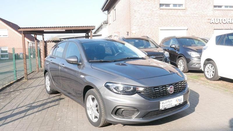 Gebraucht Fiat Tipo Easy 120 PS (88 kW) 2019 Grau Limousine