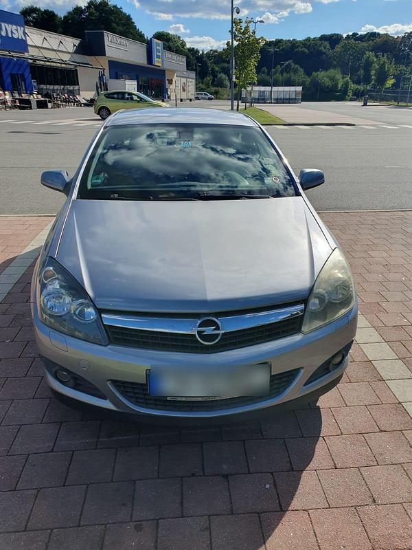 Grau Gebraucht 2007 Opel Astra GTC Kleinwagen | 1.700 € (Fairer Preis) - Bild 1/4
