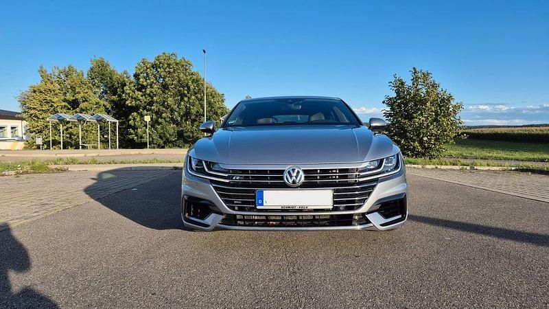 Silber Gebraucht 2018 VW Arteon R-line Limousine | 20.500 € (Guter Preis) - Bild 1/4