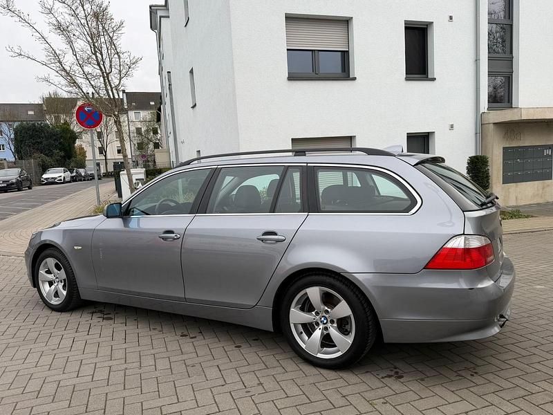 Gebraucht BMW 525 192 PS (141 kW) 2004 Grau Kombi