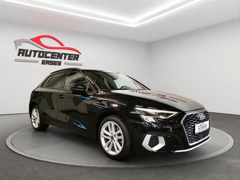 Brillantschwarz Gebraucht 2022 Audi A3 S-Line Limousine | 21.600 € (Guter Preis) - Bild 1/4