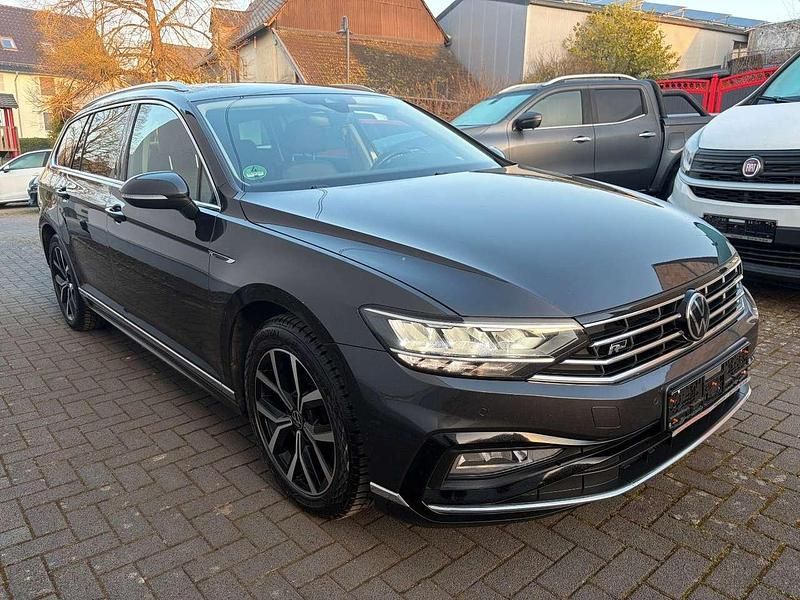 Gebraucht VW Passat R-line 200 PS (147 kW) 2020 Grau Kombi