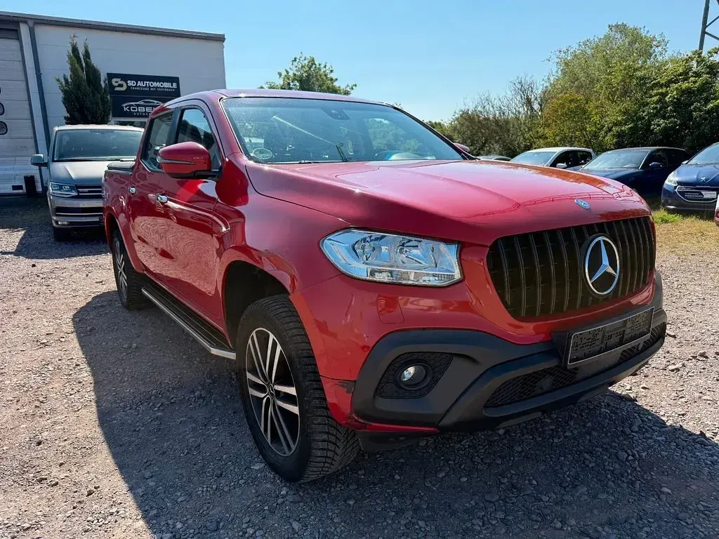 Gebraucht Mercedes X220 163 PS (119 kW) 2018 Rot Pickup