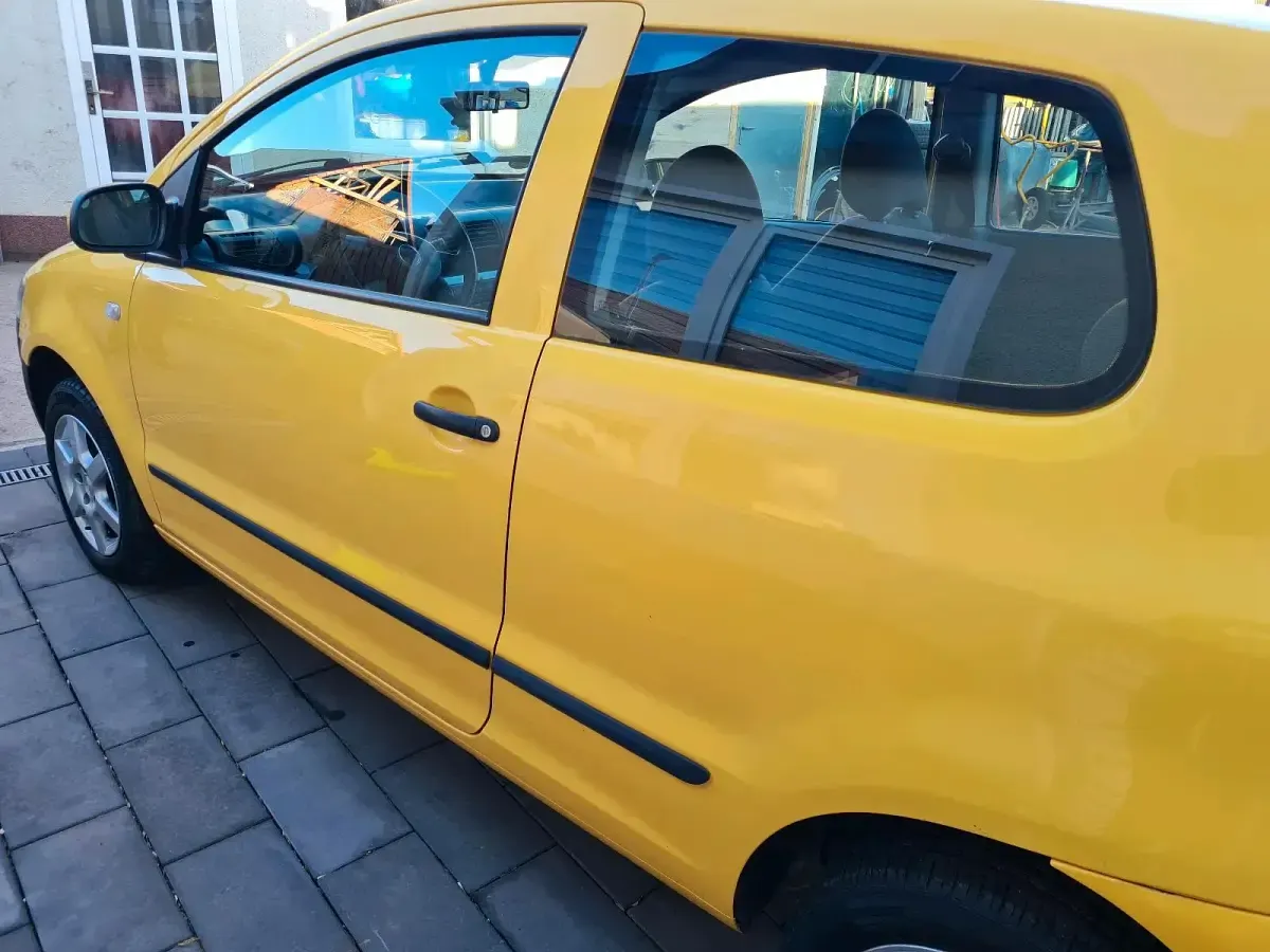 Second-hand VW Fox 54 CP (39 kW) 2006 Galben Hatchback