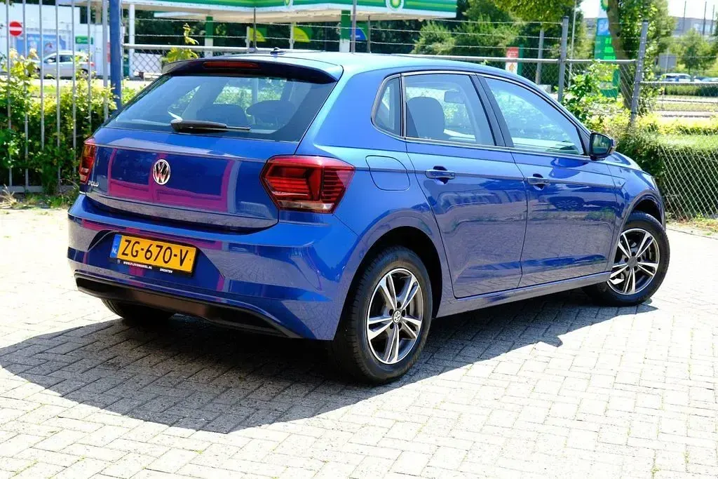 Gebraucht VW Polo Comfortline 80 PS (58 kW) 2019 Blau Kleinwagen