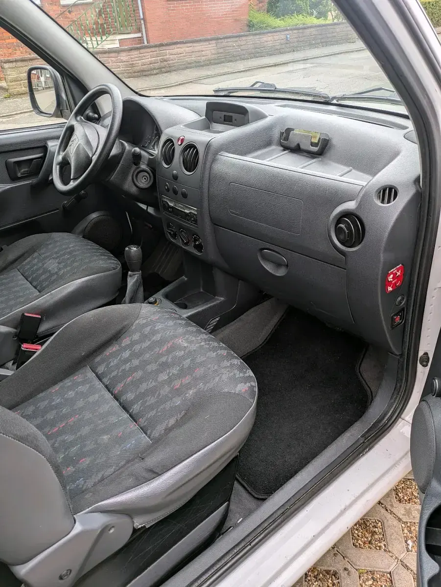 Gebraucht Citroën Berlingo 75 PS (55 kW) 2008 Weiß Van / Kleinbus