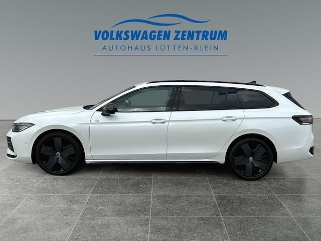 Gebraucht VW Passat R-line 150 PS (110 kW) 2024 Andere farbe Kombi