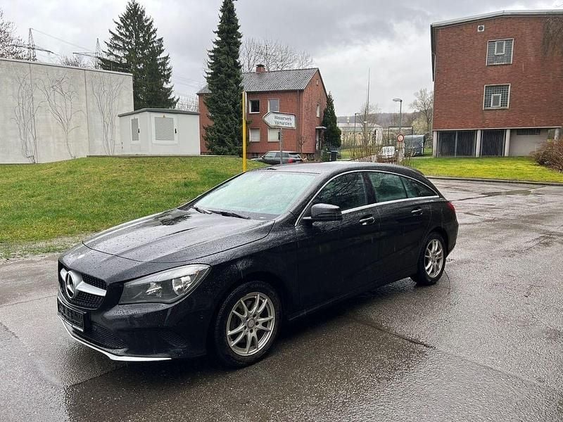 Gebraucht Mercedes CLA200 136 PS (100 kW) 2016 Schwarz Limousine