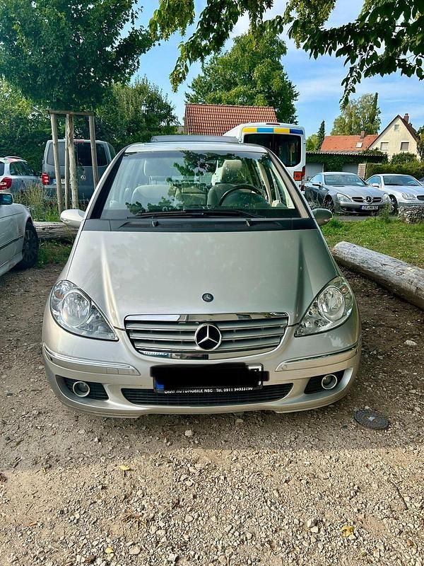 Grau Gebraucht 2005 Mercedes 200 Kleinwagen | 5.500 € (Fairer Preis) - Bild 1/4