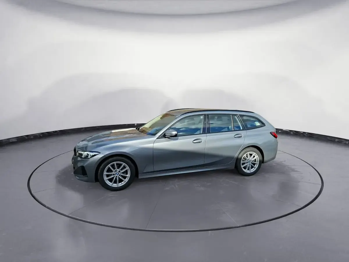 Gebraucht BMW 318 Comfort Edition 156 PS (114 kW) 2025 Grau Kombi