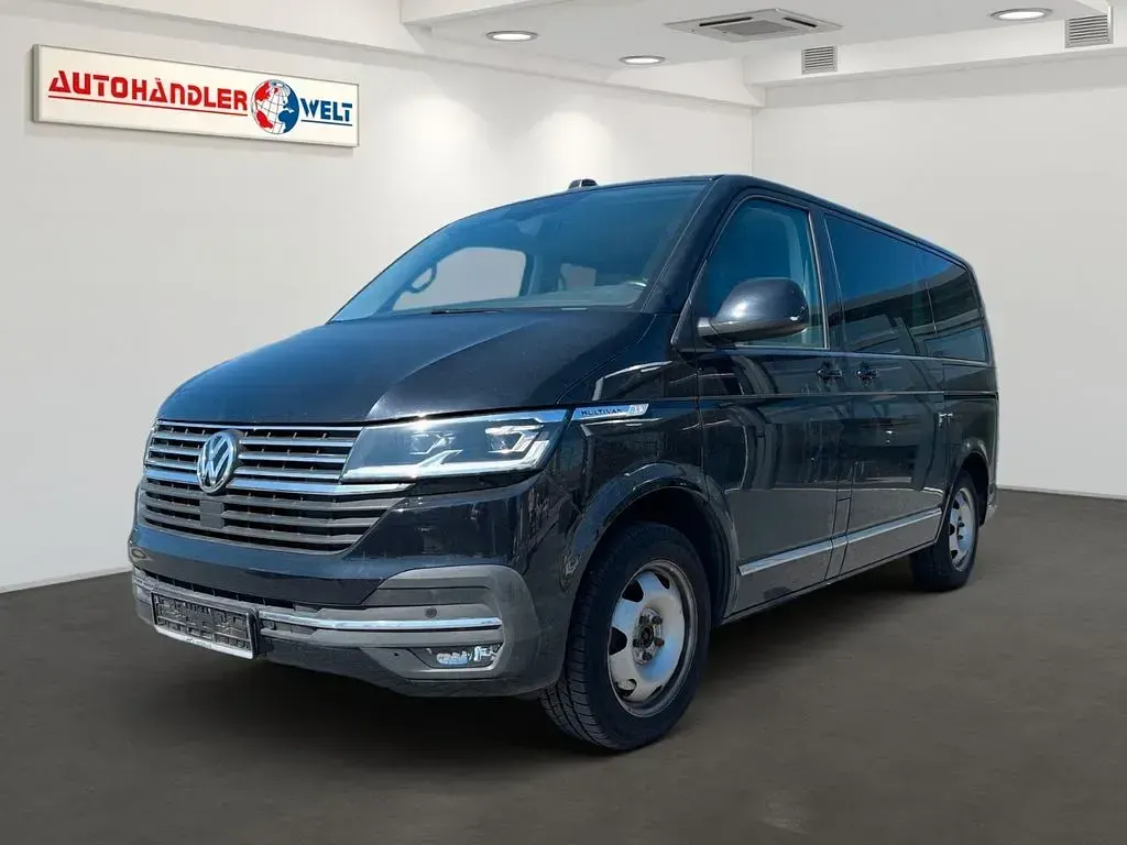 Second-hand VW Multivan Generation Six 204 CP (150 kW) 2022 Negru Monovolum