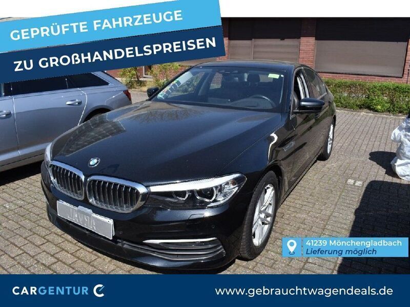 Black sapphire Gebraucht 2019 BMW 520 Performance Limousine | 27.490 € (Guter Preis) - Bild 1/2
