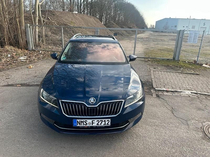 Gebraucht Skoda Superb 150 PS (110 kW) 2016 Blau Kombi