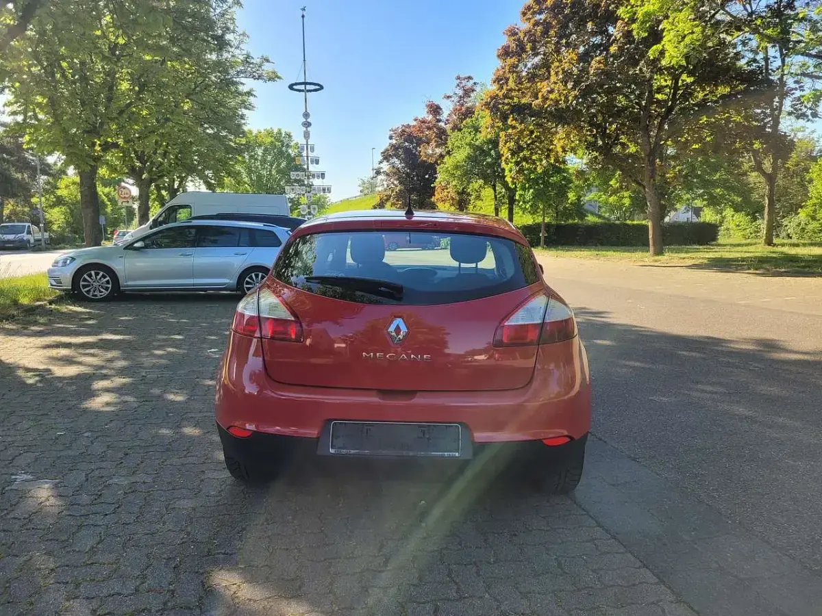 Gebraucht Renault Mégane III Expression 101 PS (74 kW) 2009 Hellrot Kleinwagen