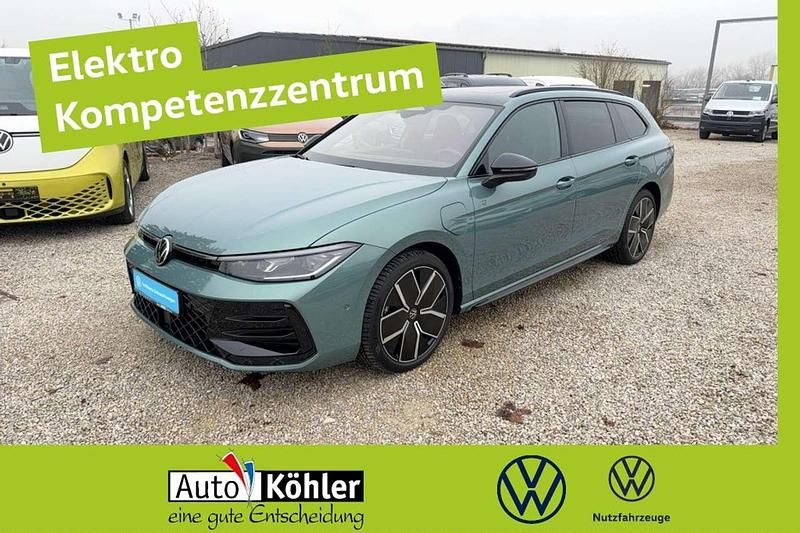 Maripositgrün Gebraucht 2025 VW Passat R-line Kombi | 46.530 € (Fairer Preis) - Bild 1/3