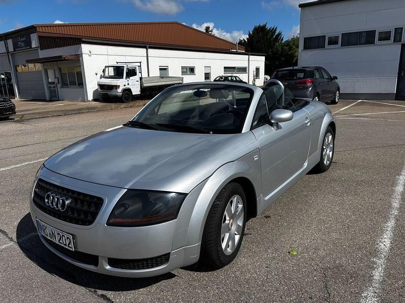 Silber Gebraucht 2002 Audi TT Roadster Sport Cabrio | 7.000 € (Fairer Preis) - Bild 1/4