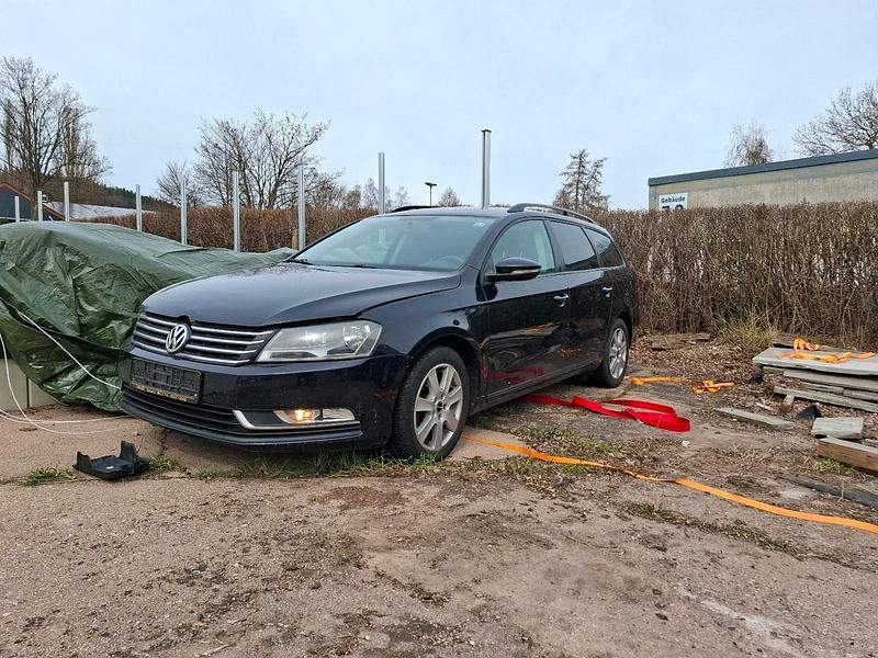 Gebraucht VW Passat 105 PS (77 kW) 2011 Kombi