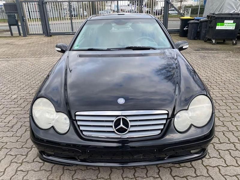 Schwarz Gebraucht 2002 Mercedes C180 Coupé | 2.500 € (Fairer Preis) - Bild 1/4