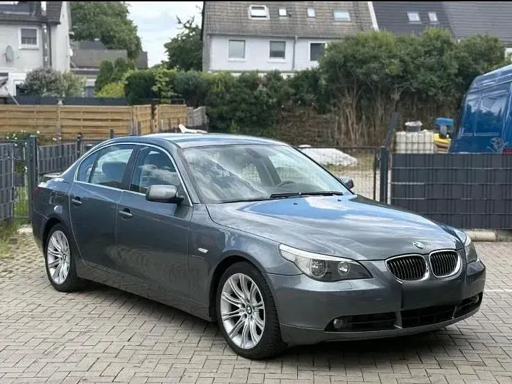 Gebraucht BMW 525 191 PS (140 kW) 2005 Grau Limousine