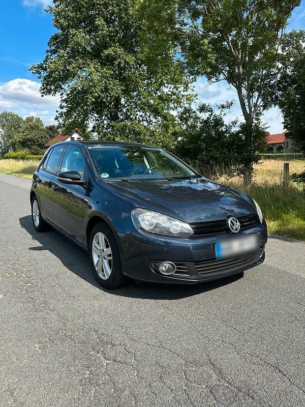 Blau Gebraucht 2012 VW Golf VI Edition Kleinwagen | 6.950 € (Fairer Preis) - Bild 1/4