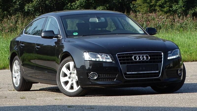 Phantomschwarz Gebraucht 2011 Audi A5 Ambition Coupé | 10.997 € (Fairer Preis) - Bild 1/4