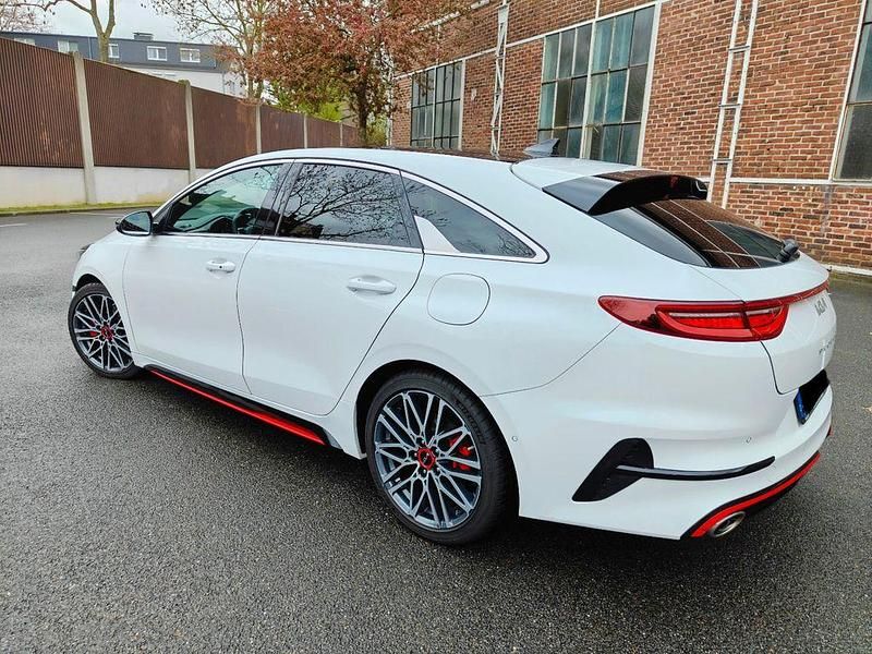 Gebraucht Kia ProCeed GT GT 204 PS (150 kW) 2022 Weiß Kleinwagen