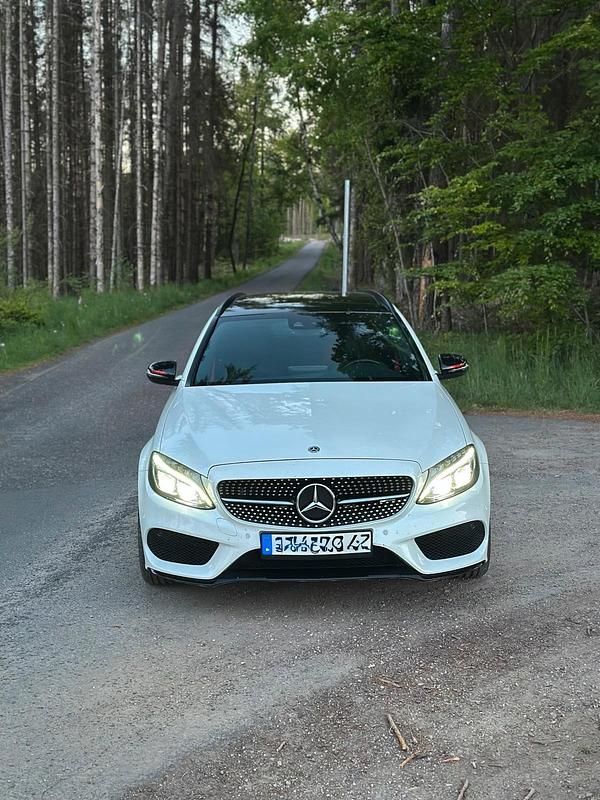 Gebraucht Mercedes C43 AMG AMG 367 PS (269 kW) 2018 Weiß Kombi