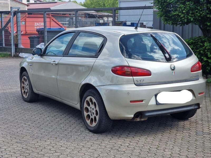 Gold Gebraucht 2006 Alfa Romeo 147 Kleinwagen | 950 € (Superpreis) - Bild 1/4