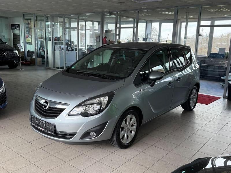 Gebraucht Opel Meriva Design Edition 120 PS (88 kW) 2012 Silber Van / Kleinbus
