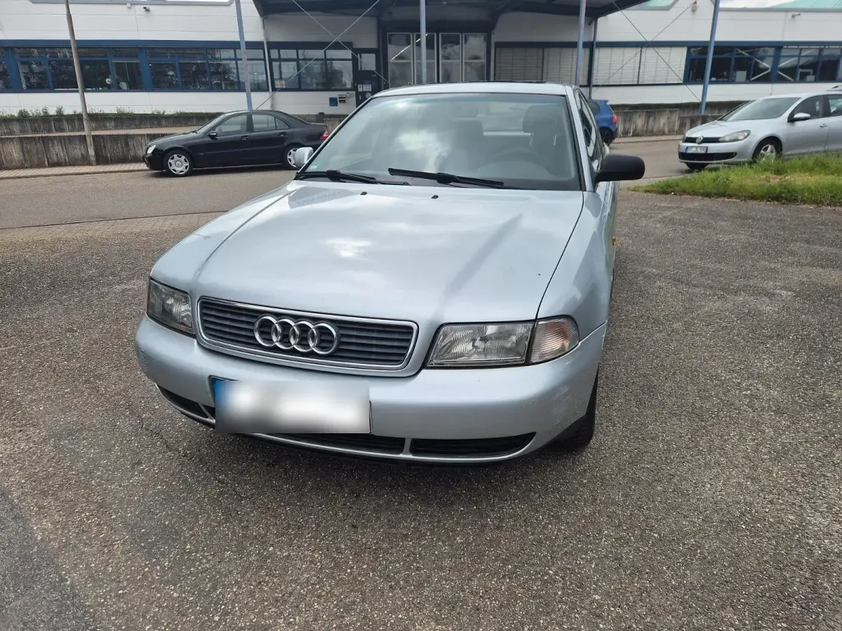 Gebraucht Audi A4 101 PS (74 kW) 1997 Silber Limousine