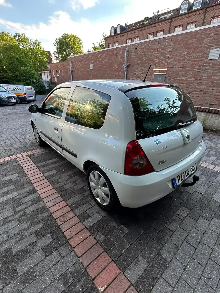 Gebraucht Renault Clio III Campus 75 PS (55 kW) 2011 Weiß Kleinwagen