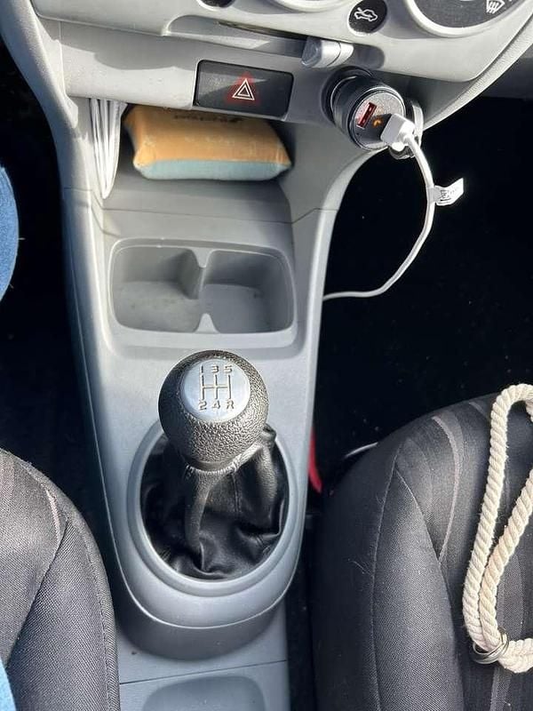 Gebraucht Nissan Pixo Visia 68 PS (50 kW) 2012 Silber Kleinwagen