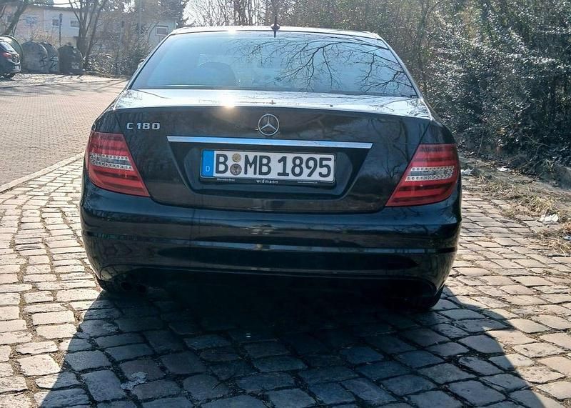 Gebraucht Mercedes C180 156 PS (114 kW) 2012 Schwarz Limousine