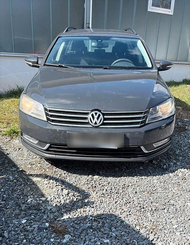Gebraucht VW Passat 105 PS (77 kW) 2011 Silber Kombi