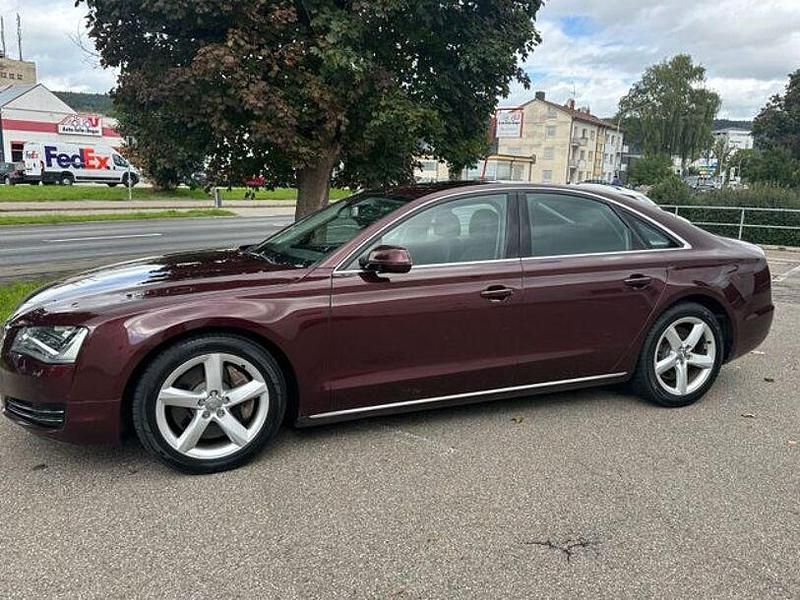 Gebraucht Audi A8 Ambiente 371 PS (272 kW) 2011 Rot Limousine