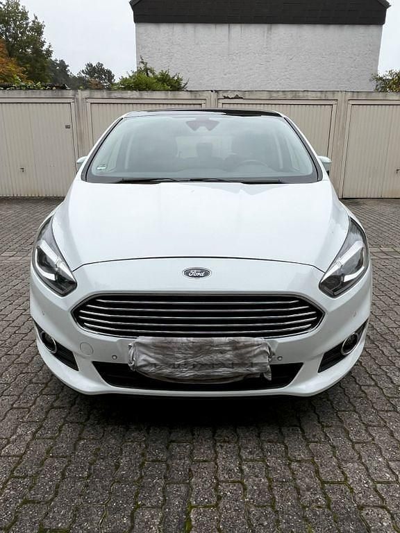 Gebraucht Ford S-MAX Business Edition 179 PS (131 kW) 2017 Weiß Van / Kleinbus