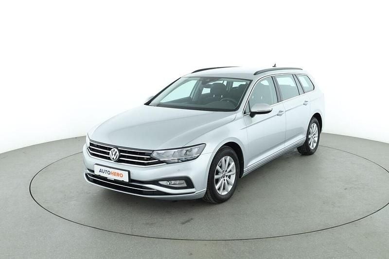 Grau Gebraucht 2020 VW Passat Business Kombi | 21.590 € (Guter Preis) - Bild 1/3