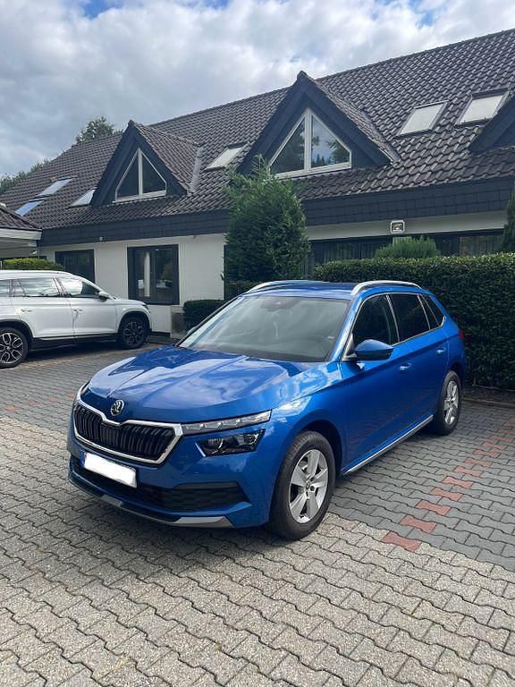 Blau Gebraucht 2020 Skoda Kamiq Style SUV | 14.499 € (Fairer Preis) - Bild 1/4