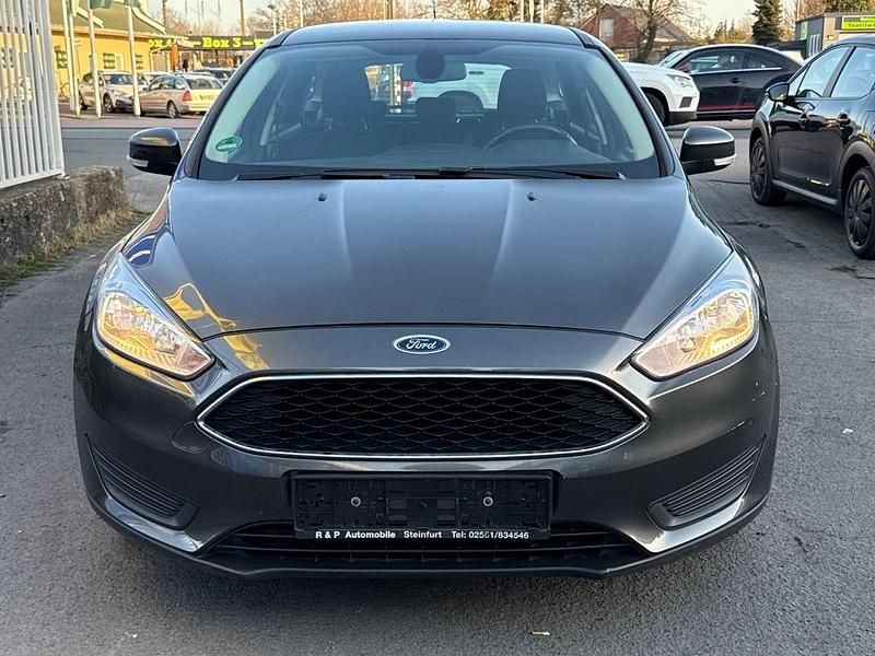 Gebraucht Ford Focus Trend 95 PS (69 kW) 2015 Grau Kombi