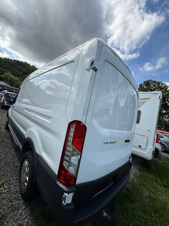 Gebraucht Ford Transit Trend 131 PS (96 kW) 2019 Weiß Van / Kleinbus