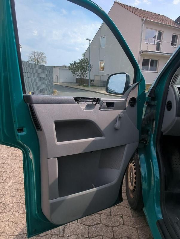 Usata VW Transporter 131 CV (96 kW) 2003 Verde Furgone